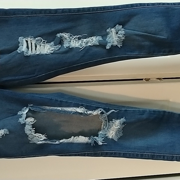 VIBRANT m.i.u., Destroyed Denim Jeans with Raw Hem 3(W25) - Picture 7 of 15